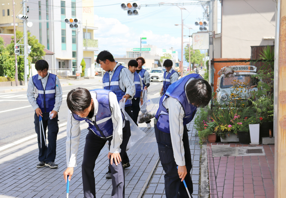 琵琶湖と自然を守る美化活動